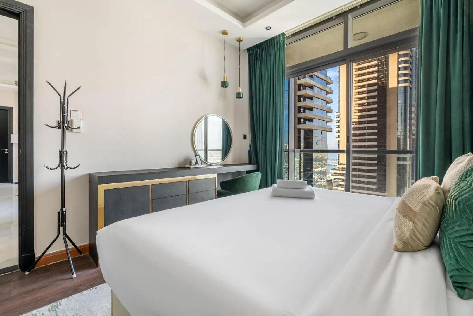 Guestready - Mesmerizing Marina Views At Iris Blue Dubai Apartment